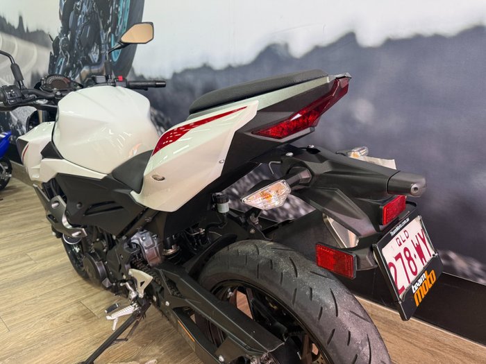 2022 Kawasaki Z400 WHITE