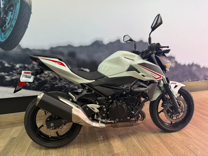 2022 Kawasaki Z400 WHITE