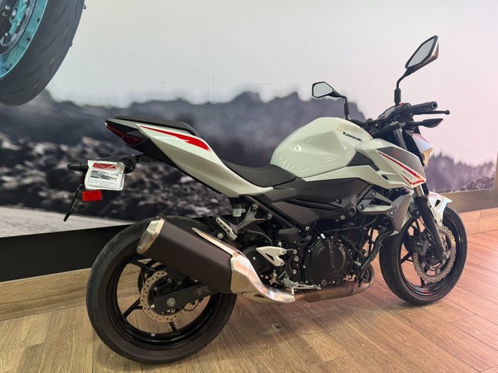 2022 Kawasaki Z400 WHITE