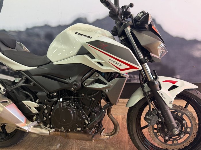 2022 Kawasaki Z400 WHITE