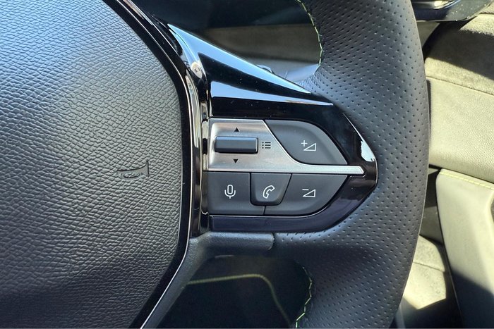 2025 Peugeot 408 GT Premium Hybrid