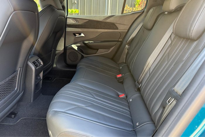 2025 Peugeot 408 GT Premium Hybrid