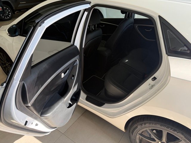 2014 HYUNDAI i30