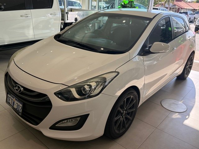 2014 HYUNDAI i30