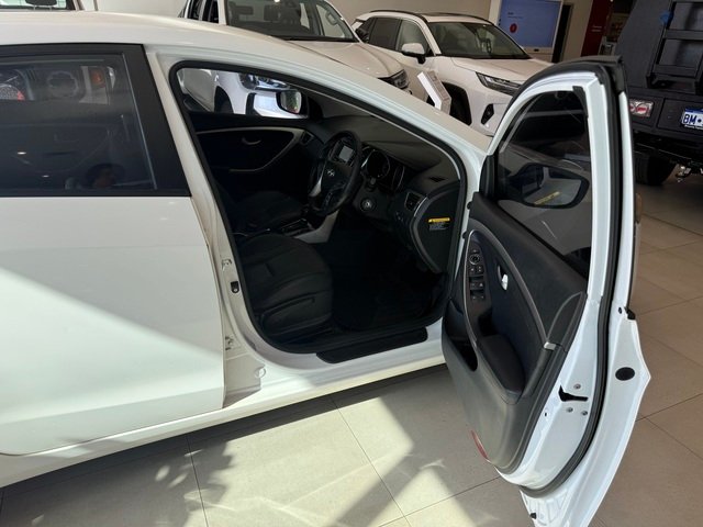 2014 HYUNDAI i30