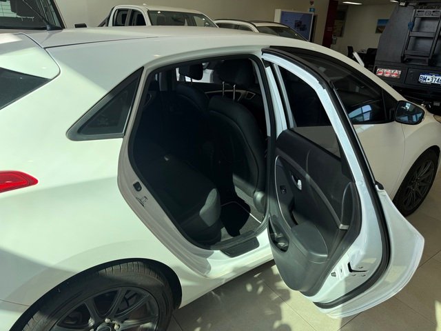 2014 HYUNDAI i30