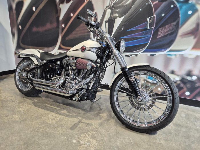 2014 Harley-Davidson Breakout 103 (FXSB) Softail Gold