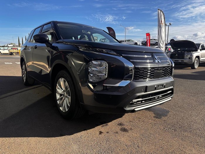 2025 Mitsubishi Outlander ES