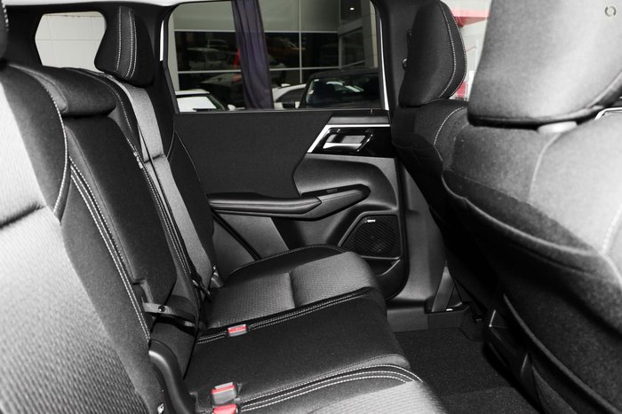 2025 Mitsubishi Outlander LS