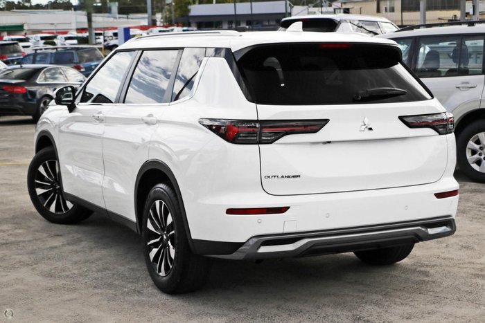 2025 Mitsubishi Outlander LS