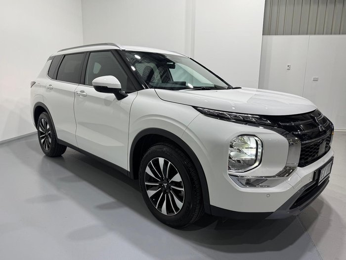 2025 Mitsubishi Outlander LS