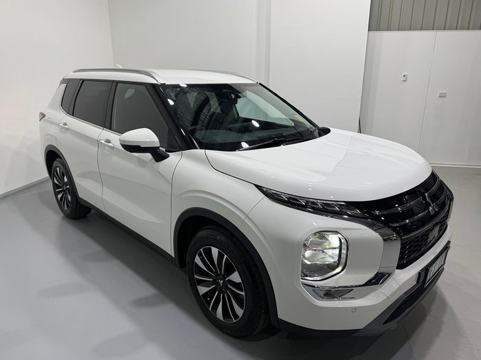2025 Mitsubishi Outlander LS