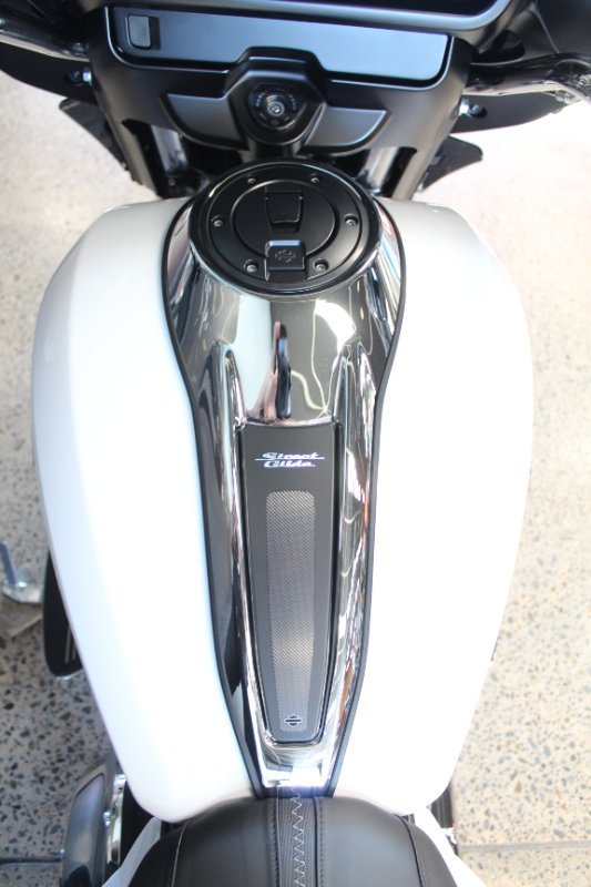2024 Harley-davidson FLHX STREET GLIDE (117) WHITE ONYX PEARL