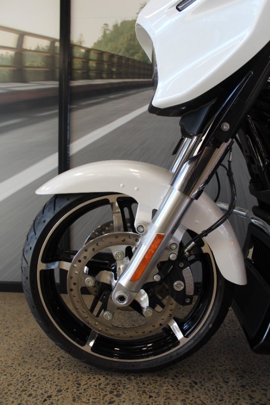 2024 Harley-davidson FLHX STREET GLIDE (117) WHITE ONYX PEARL