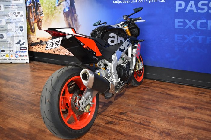 2016 APRILIA TUONO V4 FACTORY Silver