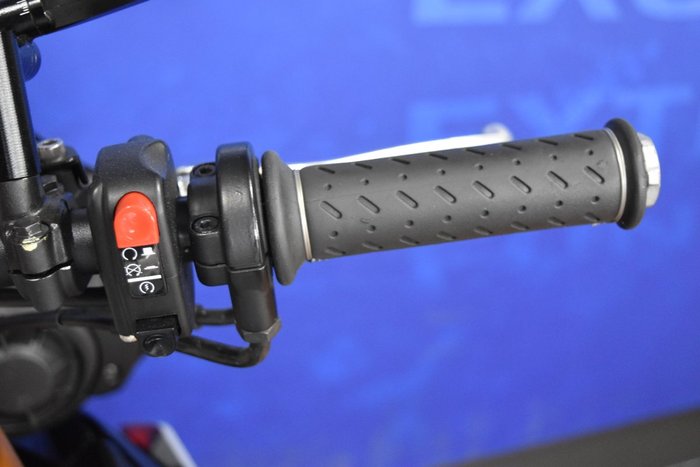 2016 APRILIA TUONO V4 FACTORY Silver