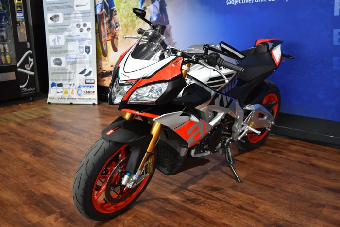 2016 APRILIA TUONO V4 FACTORY Silver