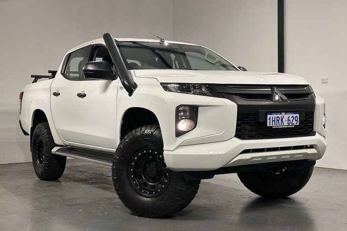 2022 Mitsubishi Triton GLX