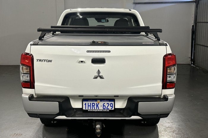 2022 Mitsubishi Triton GLX