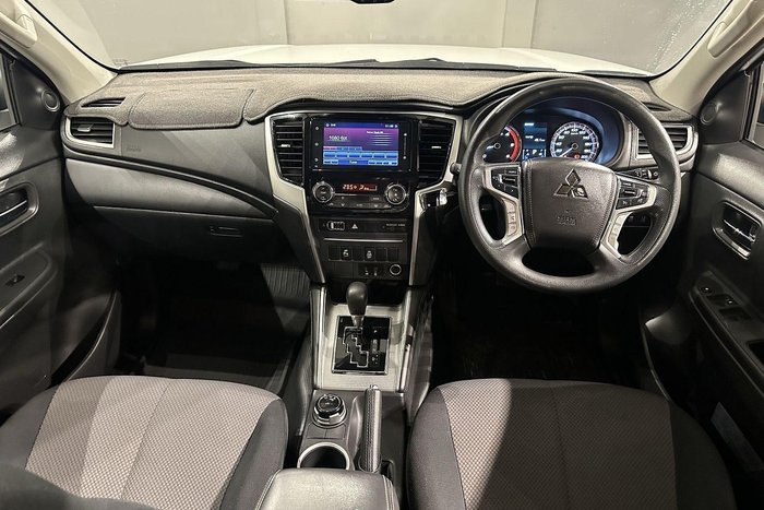 2022 Mitsubishi Triton GLX