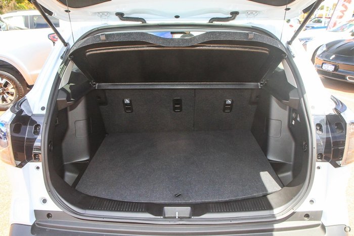 2024 Suzuki S-Cross JYB Cool White