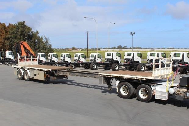 2006 Southern Cross Semi Extendable With Crane