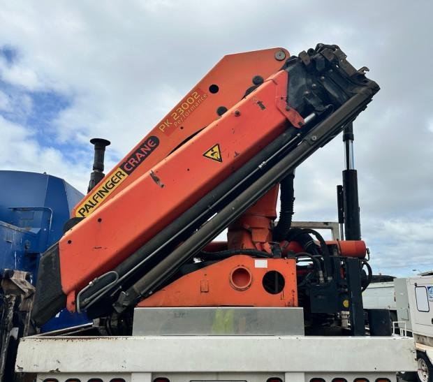 2006 Southern Cross Semi Extendable With Crane