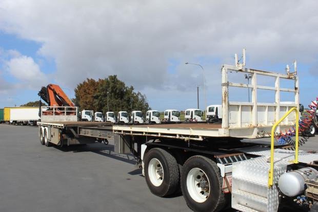 2006 Southern Cross Semi Extendable With Crane