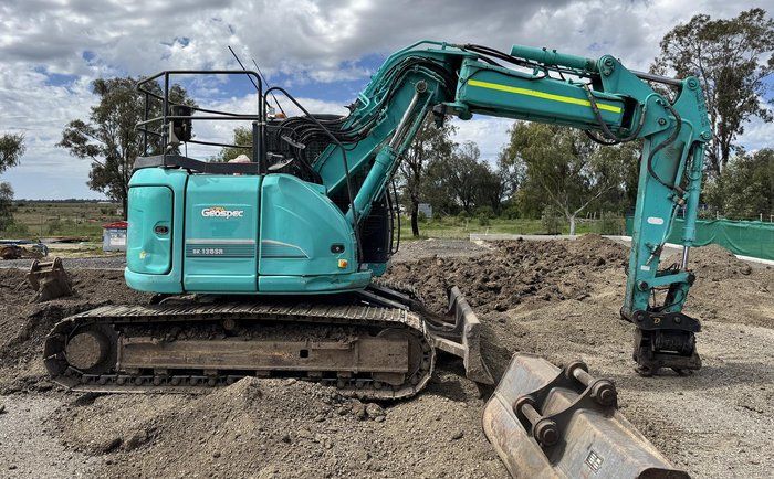 2016 Kobelco Sk135sr-3 Excavator