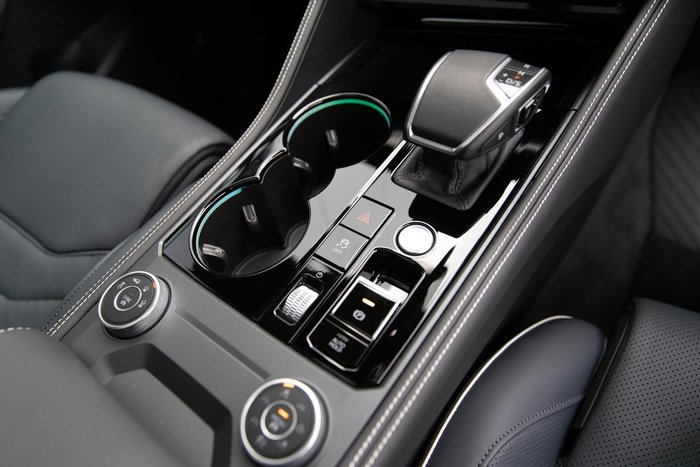 2025 Volkswagen Touareg 210TDI R-Line