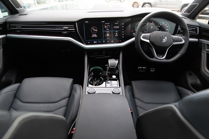 2025 Volkswagen Touareg 210TDI R-Line