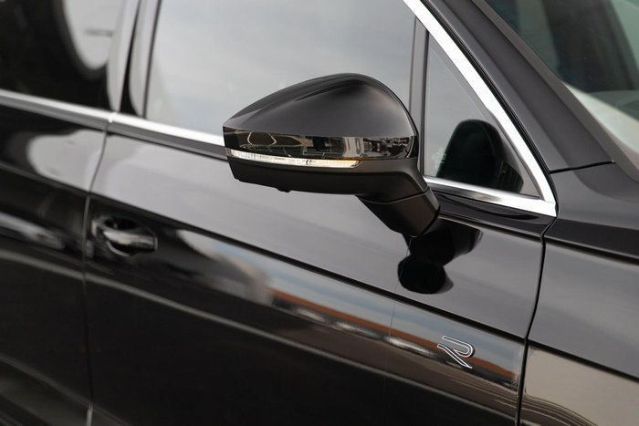 2025 Volkswagen Touareg 210TDI R-Line