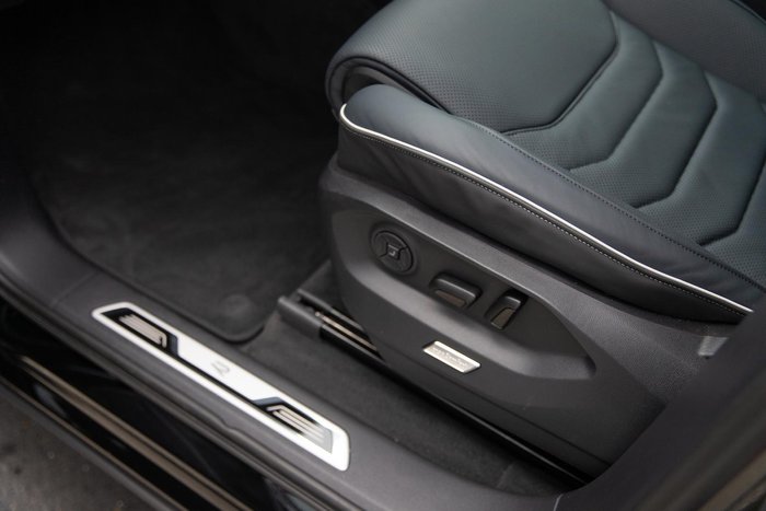 2025 Volkswagen Touareg 210TDI R-Line