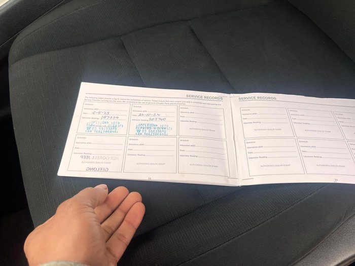 2013 Jeep Grand Cherokee Laredo WK MY13 4X4 Constant Bright Silver