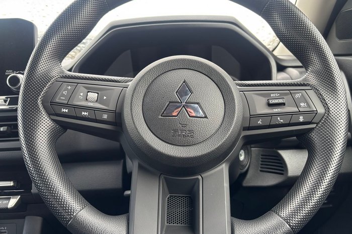 2024 Mitsubishi Triton GLX