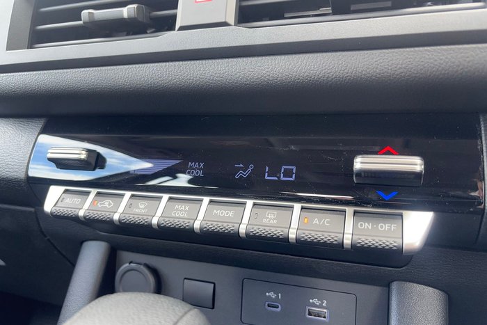 2024 Mitsubishi Triton GLX