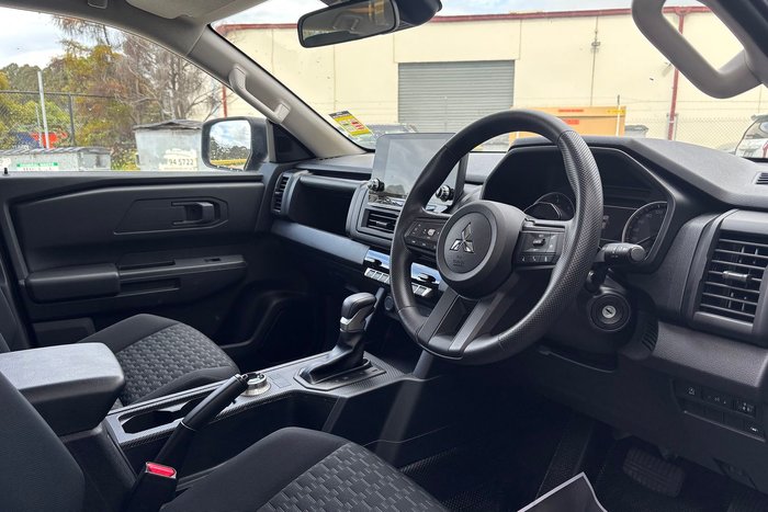 2024 Mitsubishi Triton GLX