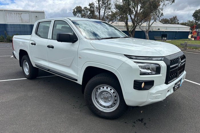 2024 Mitsubishi Triton GLX