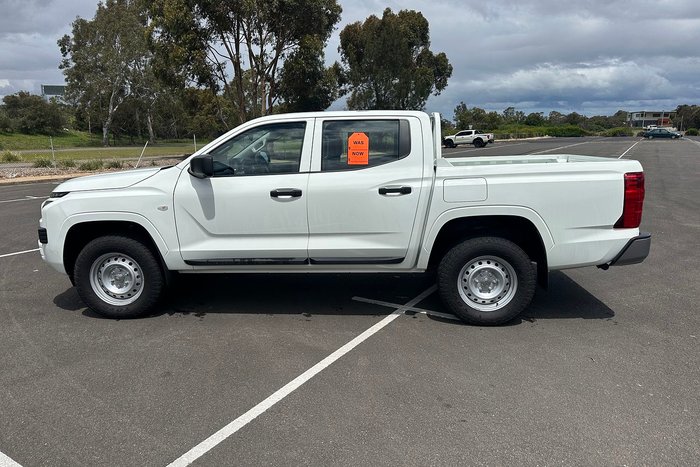 2024 Mitsubishi Triton GLX