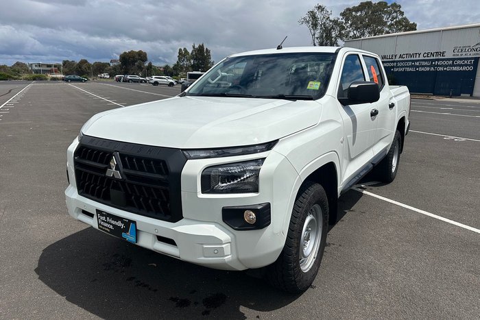 2024 Mitsubishi Triton GLX