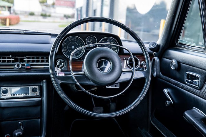 1973 Mercedes-Benz 280CE W114 Gold