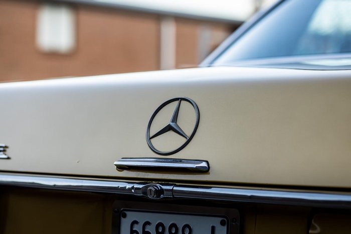 1973 Mercedes-Benz 280CE W114 Gold