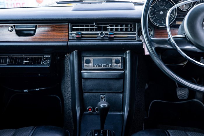 1973 Mercedes-Benz 280CE W114 Gold