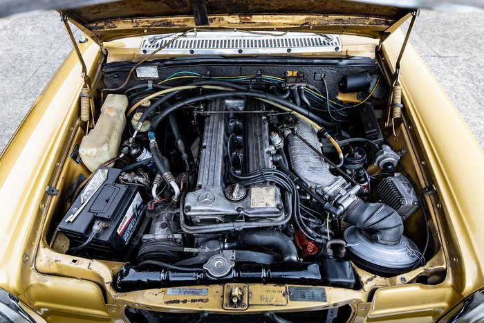 1973 Mercedes-Benz 280CE W114 Gold
