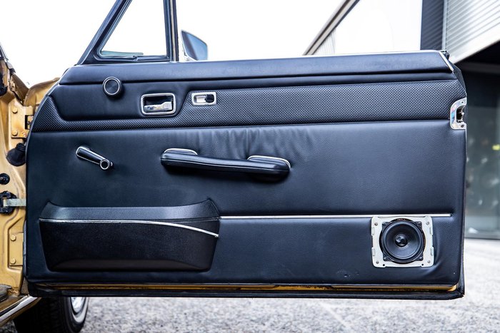 1973 Mercedes-Benz 280CE W114 Gold