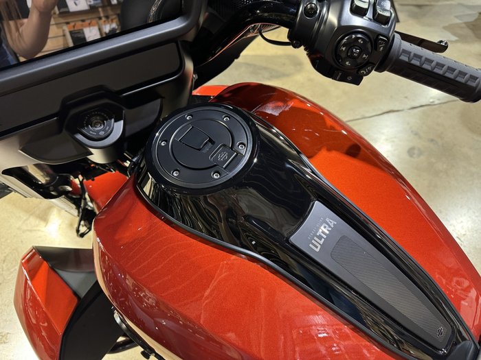 2025 HARLEY-DAVIDSON STREET GLIDE ULTRA 117 (FLHXU) ROAD WHISKEY FIRE