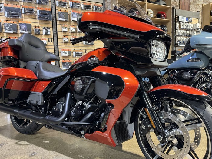 2025 HARLEY-DAVIDSON STREET GLIDE ULTRA 117 (FLHXU) ROAD WHISKEY FIRE