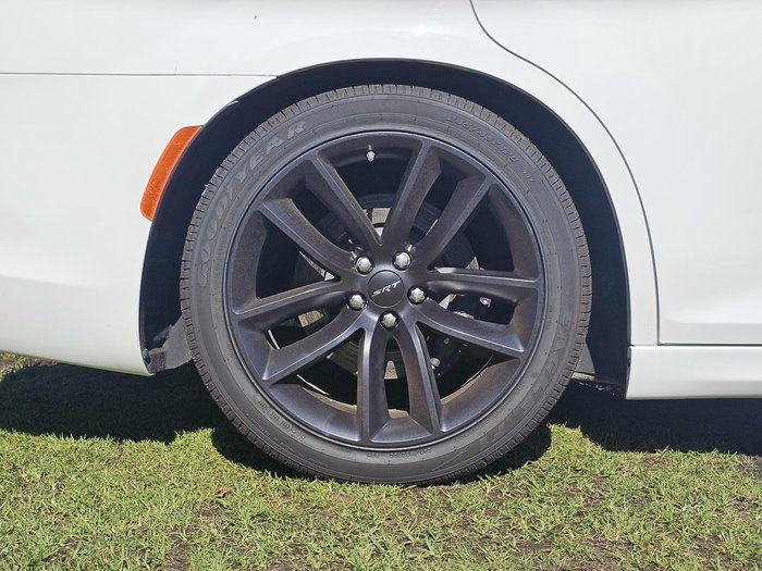 2021 Chrysler 300 SRT Core LX MY21 Bright White