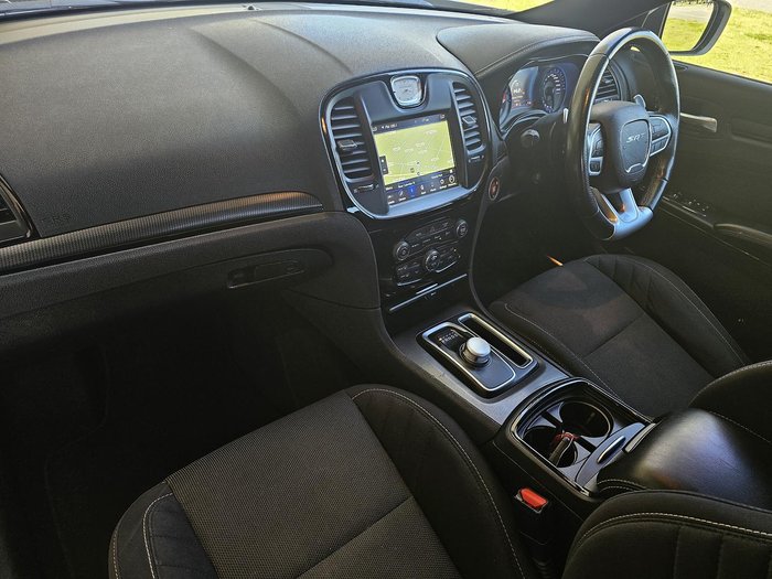 2021 Chrysler 300 SRT Core LX MY21 Bright White