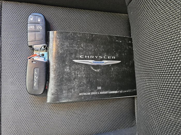 2021 Chrysler 300 SRT Core LX MY21 Bright White